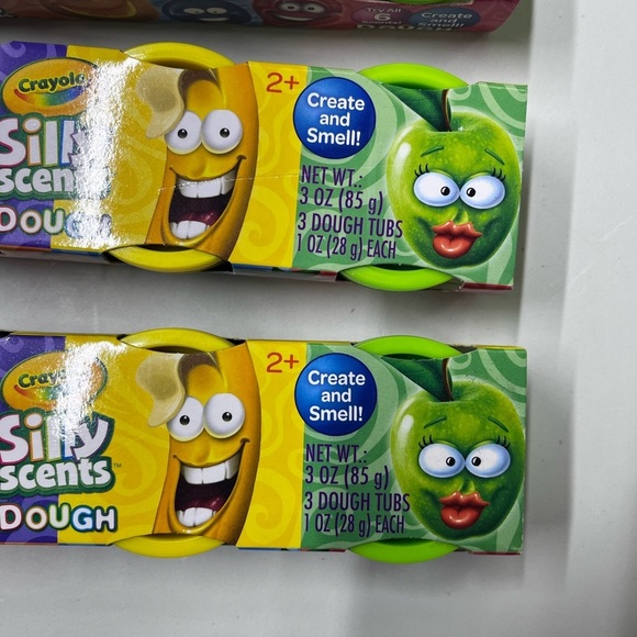 NEW Crayola Silly Scents Dough 3-Pack 2+ Purple/Yellow/Green - Picture 3 of 7